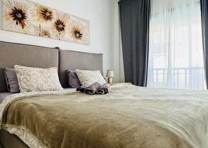 Cosy Apartment With Sea View En El Centro Los Cristianos