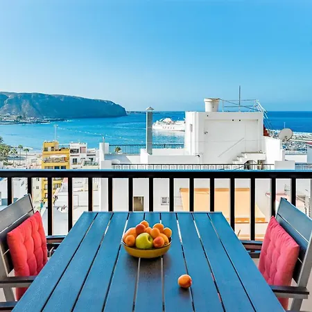 Cosy Apartment With Sea View En El Centro Los Cristianos Arona  Exterior photo