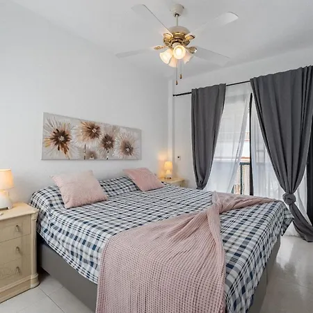 Cosy Apartment With Sea View En El Centro Los Cristianos Arona  Exterior photo